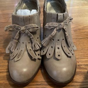 Seychelles Leather Clue Mushroom Color cone heel boots Womens size 10